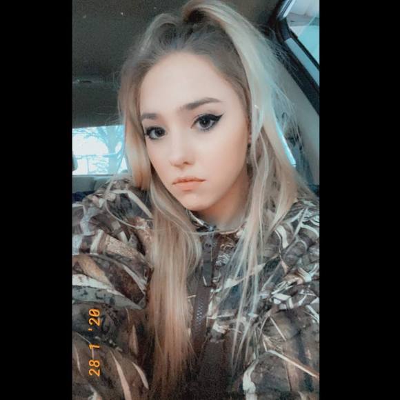 Meet your Posher, Tracey - Picture 1 of 1